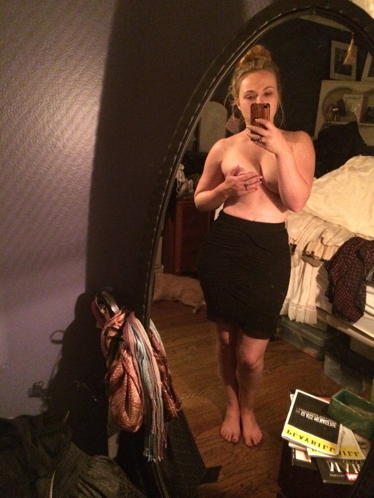 Amanda Fuller topless selfie